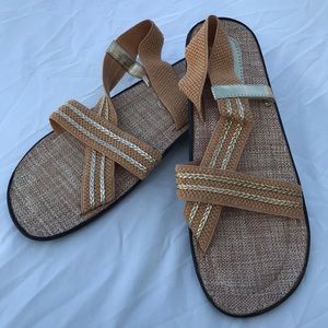 Sunny flip flops sandals Sz 39/7.5-8